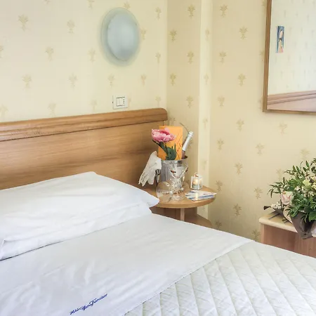 San Francisco Hotel 3*